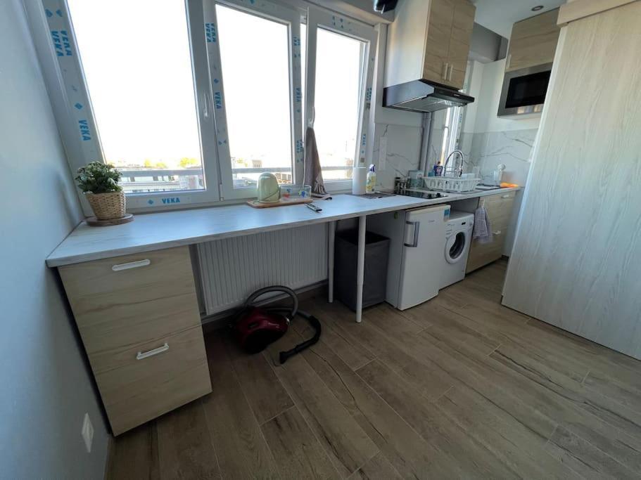 Super Studio En Face De La Gare De Mulhouse Apartment Bagian luar foto