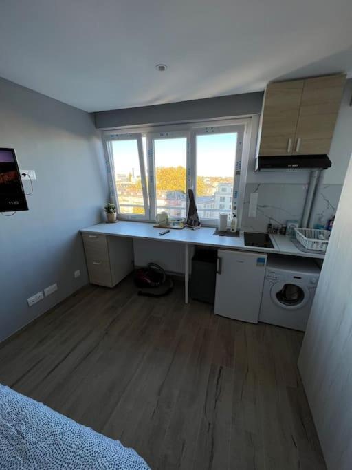 Super Studio En Face De La Gare De Mulhouse Apartment Bagian luar foto